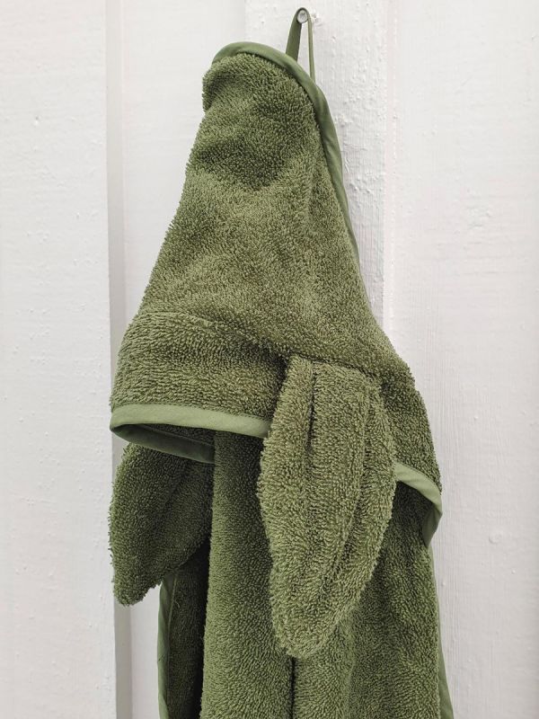 Pehmeä ja laadukas hupullinen pyyhe vauvan tai taaperon suihku- ja kylpyhetkiin.