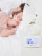 ANGELCARE Kätkythälytin / Liikehälytin Video AC327. Angelcare kätkythälytin valvoo lapsen unta puolestasi ja hälyttää heti jos vauva on hengittämättä 20 sekunttia. Mukana paketissa myös videonäytöllinen vanhemman yksikkö, josta näet lapsesi reaaliajassa ja kaksisuuntaisella äänitoiminnolla pystyt rauhoittamaan lastasi omalla äänelläsi. Soveltuu myös kaksosien valvontaan erikseen ostetun lisäpatjan avulla.