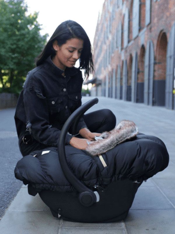Car Seat Cocoon sujautettava päällinen turvakaukaloon, black