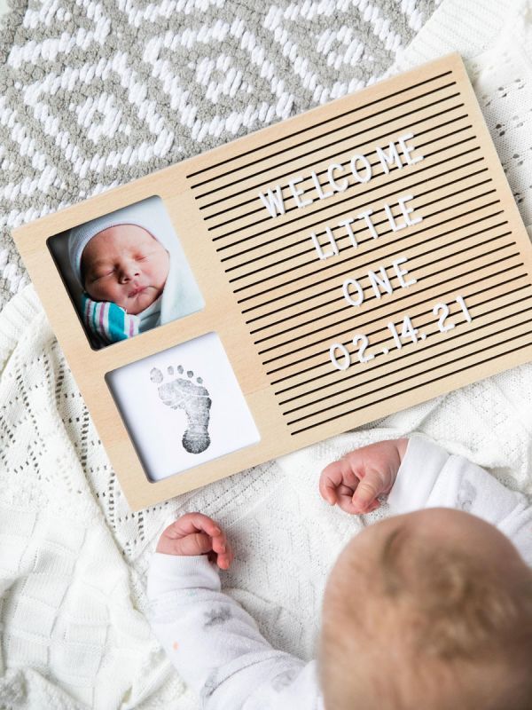 Babyprints letterboard, kirjaintaulu ja kuvakehys