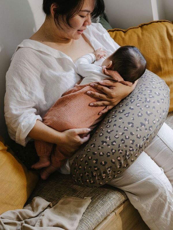 Buddy imetystyyny / vartalotyyny, leopard bronze