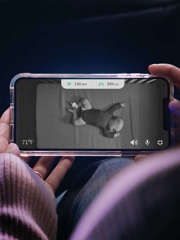 Owlet Cam Video baby monitor. Näe ja kuulle vauvasi milloin tahansa! Owlet cam on videoitkuhälytin joka lähettää HD-laatuista videokuvaa turvallisen langattoman verkon välityksellä helposti ja vaivattomasti.