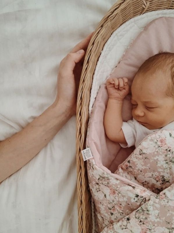 Dusty Rose vauvan kapalo – pehmeä ja hengittävä baby wrap vastasyntyneelle