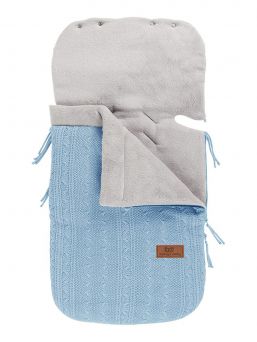 Baby´s Only lämpöpussi baby blue vaaleansininen on arjenhelpottaja. Lämpöpussin ansiosta vauvaa ei tarvitse riisua ja pukea jatkuvasti, vaan voit laittaa vauva lämpöpussiin päivävaatteilla. Vauva pysyy pussissa lämpöisenä kaupassa, kylässä ja muilla arjen riennoilla.  