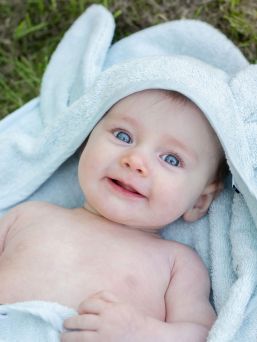 Huppupyyhe lapselle, pupunkorva ice blue