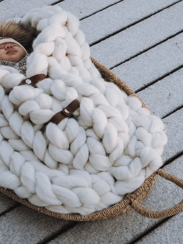 Kaunis Halivia vaalea vauvan merinovillainen lämpöpussi.