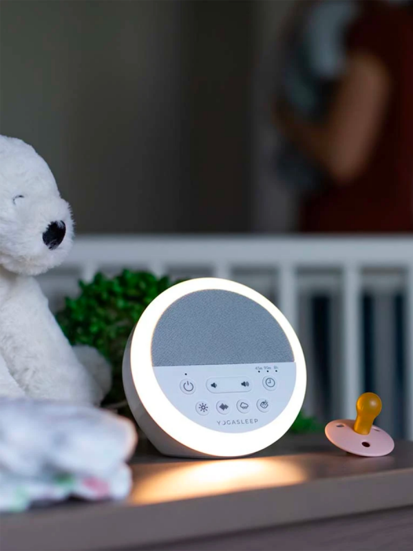 NOD White Noise kaiutin vauvalle. Nod White Noise äänilaite luo jatkuvan, rauhoittavan äänen, joka auttaa vauvaasi nukahtamaan jäljittelemällä tuttua kohdun ääntä. Laitteessa monia erilaisia ääniä ja rauhoittava pehmeä yövalo.