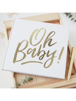 Ainutlaatuinen, valkoinen vieraskirja kauniillta Oh Baby! -tekstillä. Vieras on täydellinen kaikkiin vauvajuhliin, se soveltuu niin Babyshower, kaste- kuin yksivuotisjuhlaankin. Kirjassa 32 tyhjää sivua joista saat juuri omannäköisesi koristelulla ja vieraiden kirjoitusten avulla. Ihana muisto!