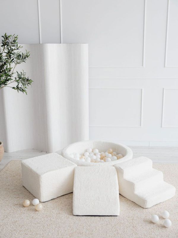 Pehmustettu pallomeri, leikkialusta, liukumäki ja portaat - Ecru