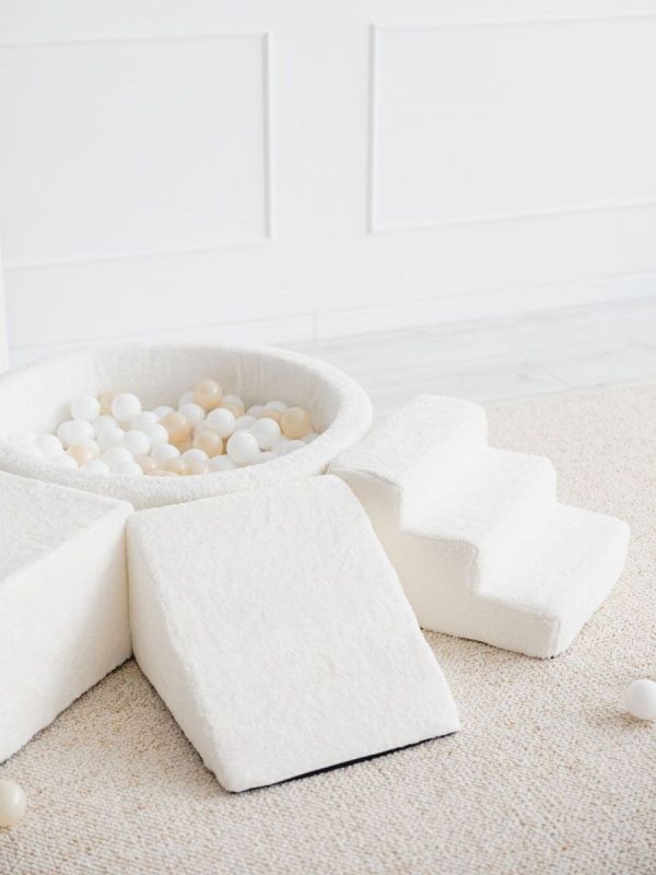 Pehmustettu pallomeri, leikkialusta, liukumäki ja portaat - Teddy Ecru
