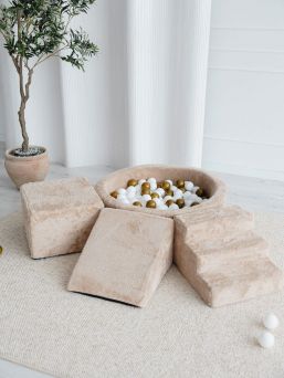 Pehmustettu pallomeri, leikkialusta, liukumäki ja portaat - Teddy Beige