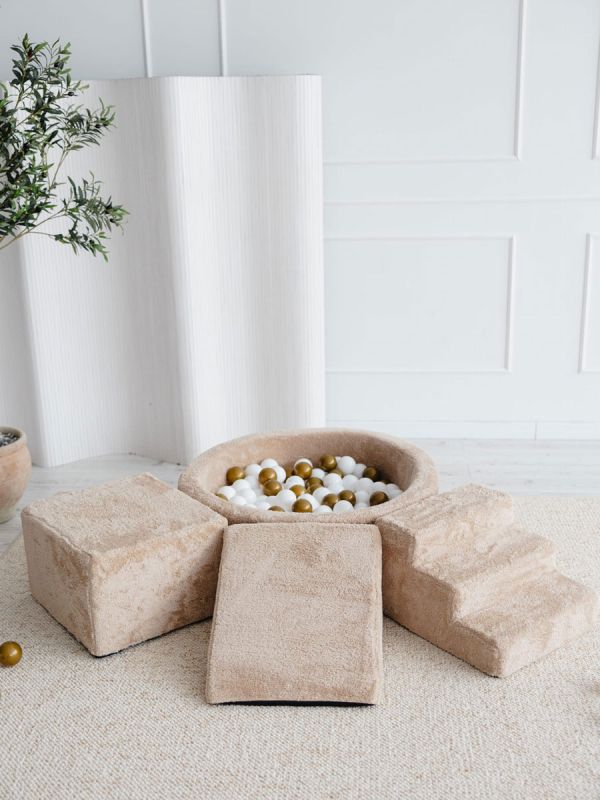 Pehmustettu pallomeri, leikkialusta, liukumäki ja portaat - Teddy Beige
