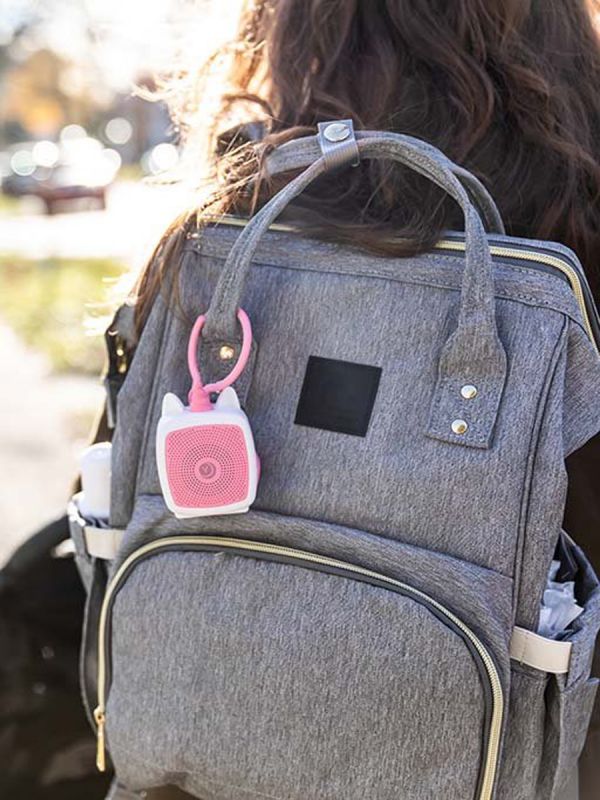 YogaSleep Pocket Baby white noise kaiutin on tehokas työkalu lapsen unirytmin löytämisessä ja auttaa vauvaa nukahtamaan nopeasti ja minimoi samalla ulkomaailman vauvan unta häiritsevät äänet.