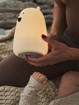 Rabbit & Friends karhu yövalo taputustoiminnolla