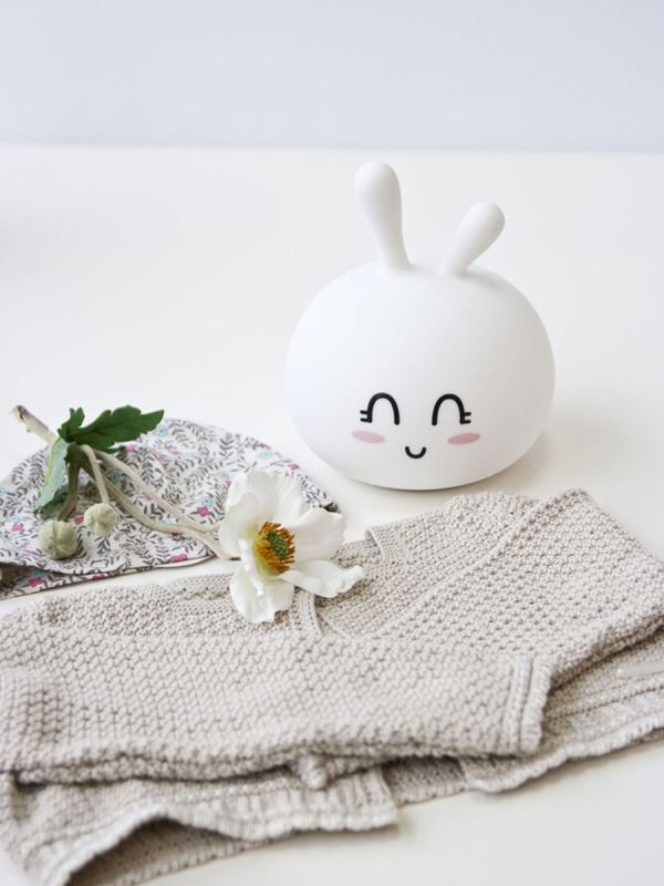 Rabbit & Friends Sweet Bunny Lamp –Silikoninen yövalo 7 värillä