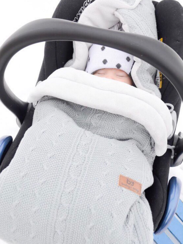 Baby´s Only lämpöpussi on arjenhelpottaja. Lämpöpussin ansiosta vauvaa ei tarvitse riisua ja pukea jatkuvasti, vaan voit laittaa vauva lämpöpussiin päivävaatteilla.