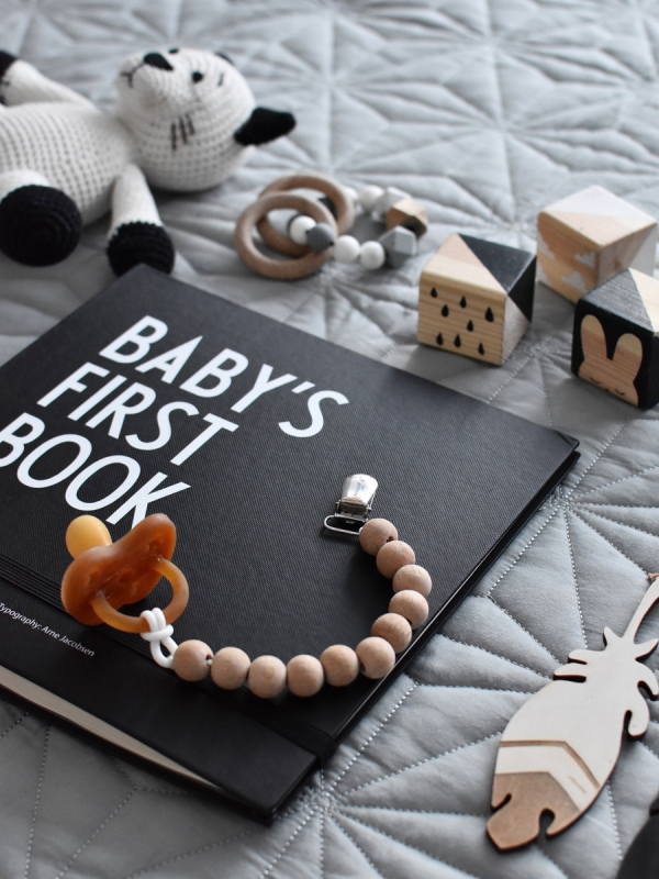 Design Letters Baby´s First Book vauvakirja (musta)