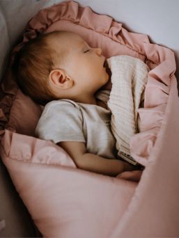 Vauvan kapalo & leikkimatto, Pinkki röyhelöt