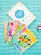 Vauvan vuosi- korttipakka sisältää 39 kuvitettua korttia ja yhden ohjekortin, joiden avulla tallennat vauvasi ensimmäisen vuoden tärkeimmät tapahtumat ihaniksi kuvamuistoiksi.