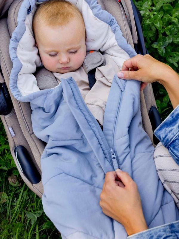 VOKSI - Move Light lämpöpussi vauvalle – turvallinen turvakaukaloon, Misty Blue