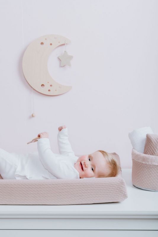 Baby's Only valaisin lastenhuoneeseen, kuu