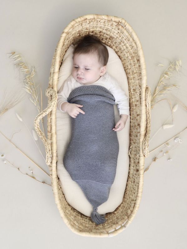 ILADO Paris Baby Cocoon merinovillainen toukkapussi vauvalle. Baby Cocoon toukkapussi halaa vauvaasi hellästi ja tarjoaa mukavan ja varman tunteen.