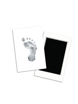 Mustelevy vauvan jalanjäljille