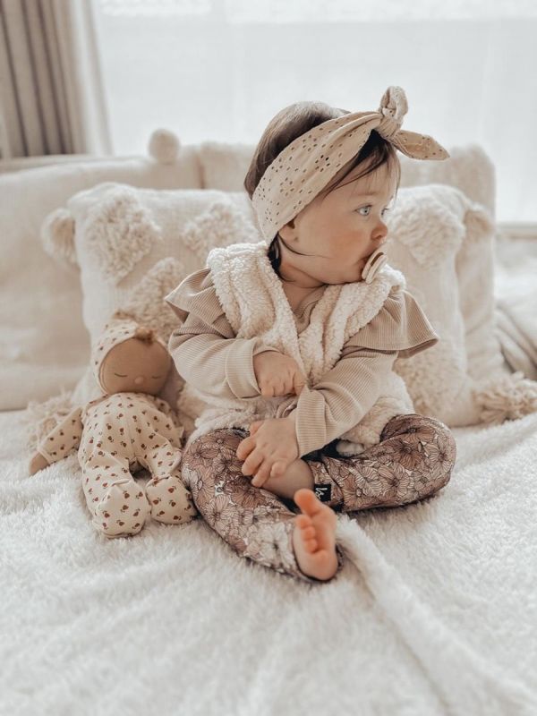 Babystyling Ruffle body Rib Sand