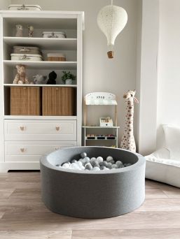 Pehmeä pallomeri + pallot (valitse värit), dark grey