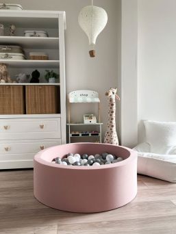 Pehmeä pallomeri + pallot (valitse värit), powder rose