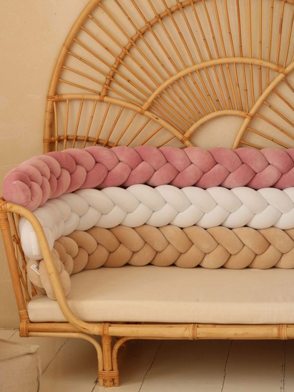 Pinnasängyn palmikko reunapehmuste – käsintehty, Velvet White