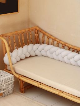 Pinnasängyn palmikko reunapehmuste – käsintehty, Velvet White